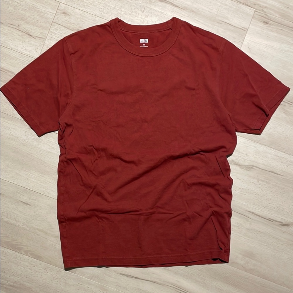 Uniqlo U Men's Red T-Shirt